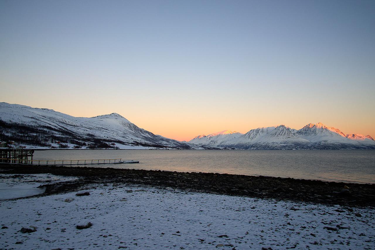 Arctic Panorama Lodge Uloybukta Exterior photo